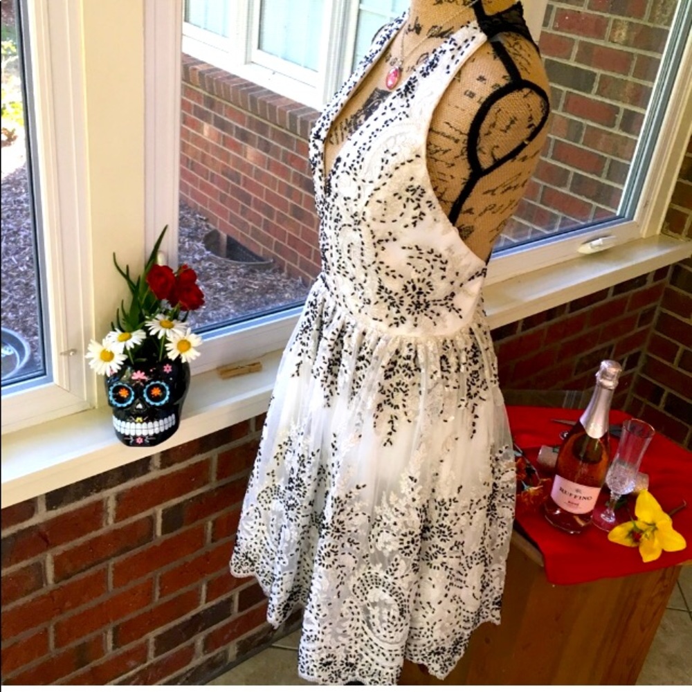 🎉🎉🎉HOST PICK🎉🎉🎉Alice + Olivia dress